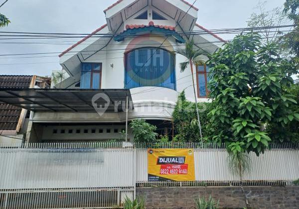 Rumah Besar, Lokasi Nyaman Dan Tenang, Tomang Hero, Jakarta Barat