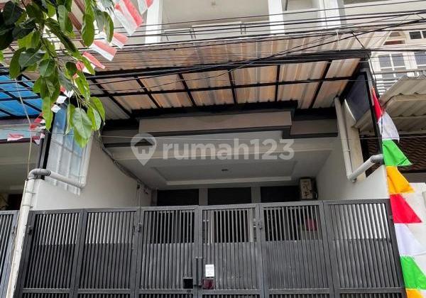 Jual Cepat, Rumah Bagus Lokasi Nyaman, Tomang, Jakarta Barat