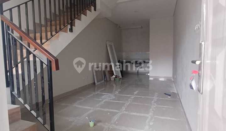 Rumah Baru Minimalis dalam Komplek di Tomang, Jakarta Barat 2