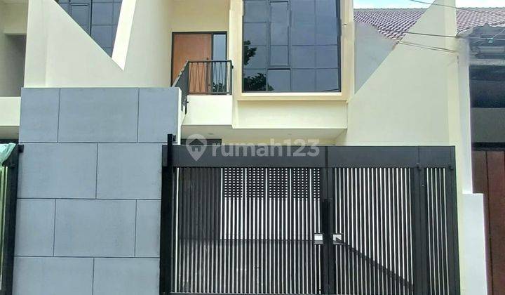 Rumah Design Minimalis Elegan 3 Lnt, Hero Tomang, Jakarta Barat 1