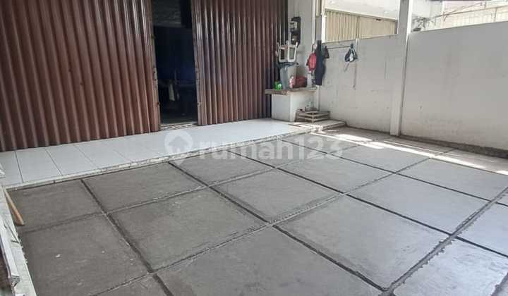 3-Story Shop House Suitable for Convection, Office, Warehouse, in Tomang, West Jakarta 2