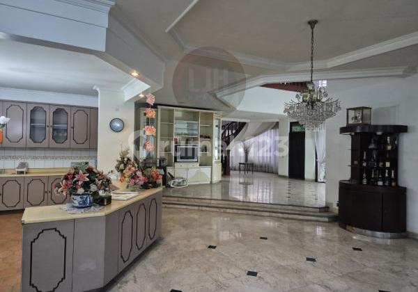 Large House in Elite Complex, Tomang, West Jakarta