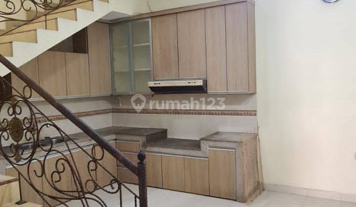 Rumah Sewa Cocok Untuk Tinggal/ Kantor, Tomang, Jakarta Barat 2