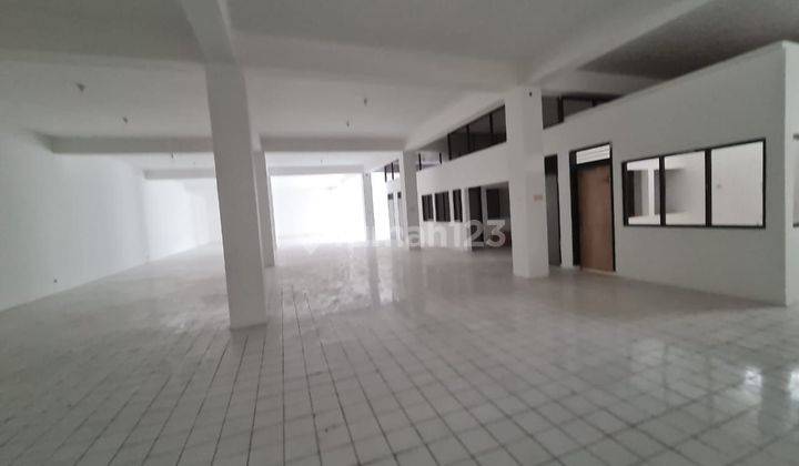 Dijual Gedung Lt 3116 LB 2000, 3 Lantai, Lokasi Pinggir Jl. Raya, Parkir Luas, Ada Mess Karyawan 2