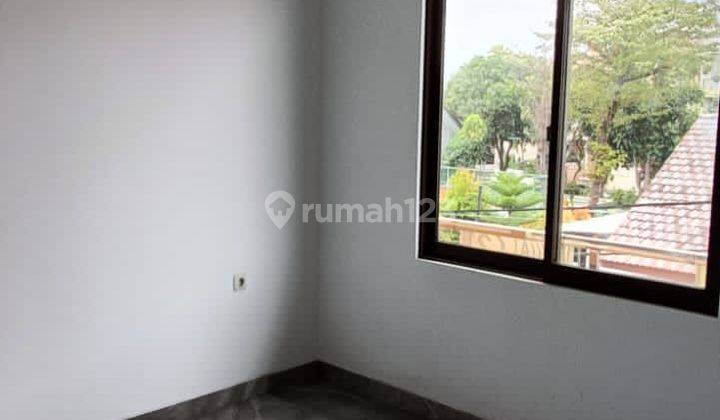 Rumah Full Renovasi 3 Lantai di Kelapa Gading, Jakarta Utara 1