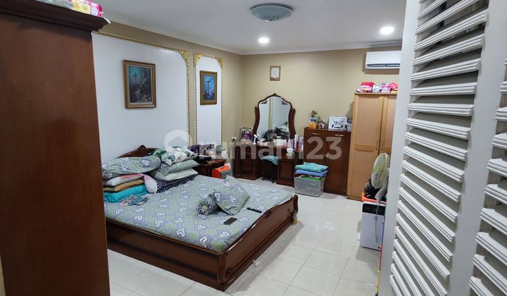 Ready-to-Occupy Janur Asri House with 4 Bedrooms, Kelapa Gading 2