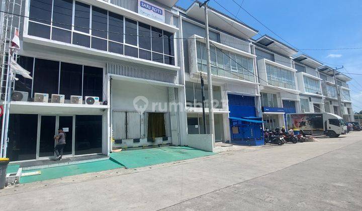 Gudang Bizhub 52 Terbesar Semi Furnished 2 Lantai, Balikpapan 1