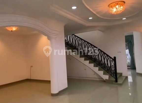 Rumah Mewah Gading Kirana Hadap selatan, Kelapa Gading