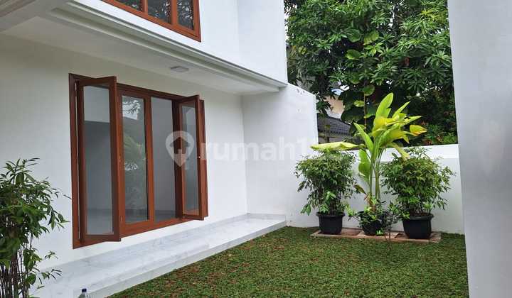 Rumah Asri Dalam Komplek Di Cinere, Lingkungan Aman, Strategis