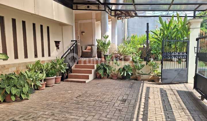 Rumah Bagus Dalam Komplek di Cinere, Depok