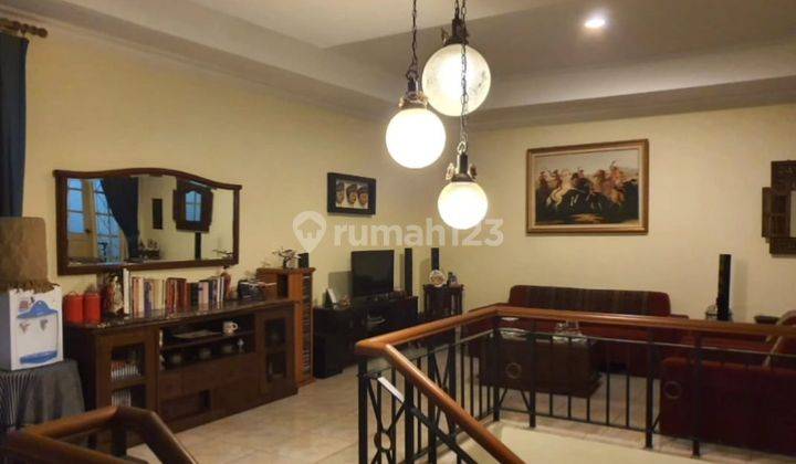 Rumah 2 Lantai Bagus di Kebayoran Baru, Jakarta Selatan 2