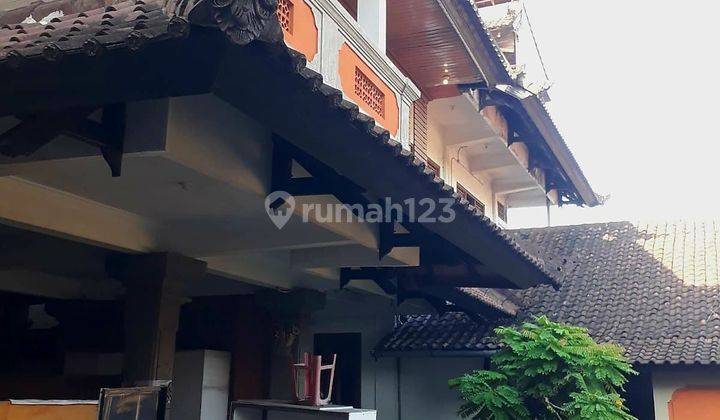 Cheap House in West Denpasar Balinese Style 3 Floors Strategic 2