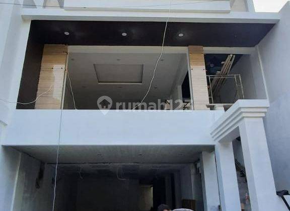 Rumah Mewah, Baru, 3 lantai di Taman Cilandak,  jalan kaki ke MRT Fatmawati 1