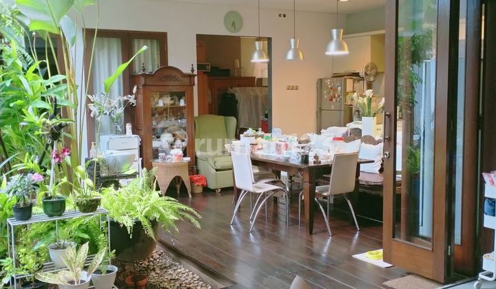 Rumah bagus siap huni, 2 lantai, dalam cluster yg sejuk dan asri 2
