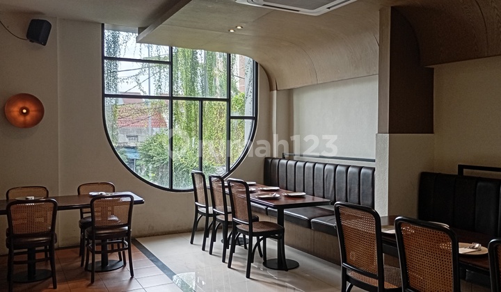 Ruang Usaha Modern Mewah 3 Lantai Lokasi Strategis Cocok Utk Kantor, Restoran, Cafe Dll Ruang Usaha Modern Mewah 3 Lantai Lokasi Strategis Cocok Utk Kantor, Restoran, Cafe Dll