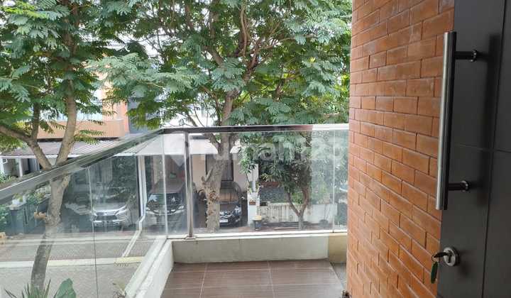Beautiful House for Rent with Strategic Location, Bintaro Area 2