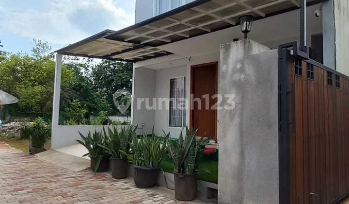 Jual Rumah dengan Interior Custom Lokasi Strategis Bintaro