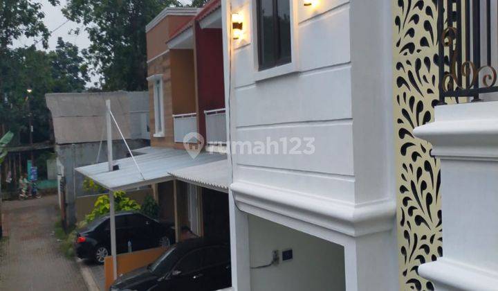 Rumah Bagus Di Beji Depok, diapit 2 pintu tol , 2 Row Jalan 2 Mobil  1