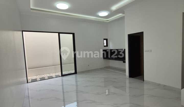 Rumah Cantik Dalam Cluster. di Jagakarsa 4Km ke Tol Brigif 2