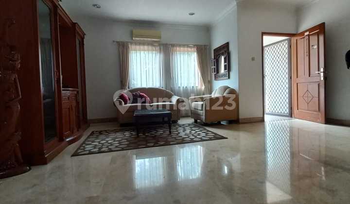 Rumah Bagus di Kemang Lokasi Strategis 2