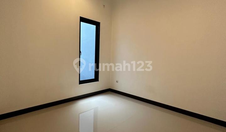 2-Story House in Cinere, Safe and Comfortable Neighborhood. 2