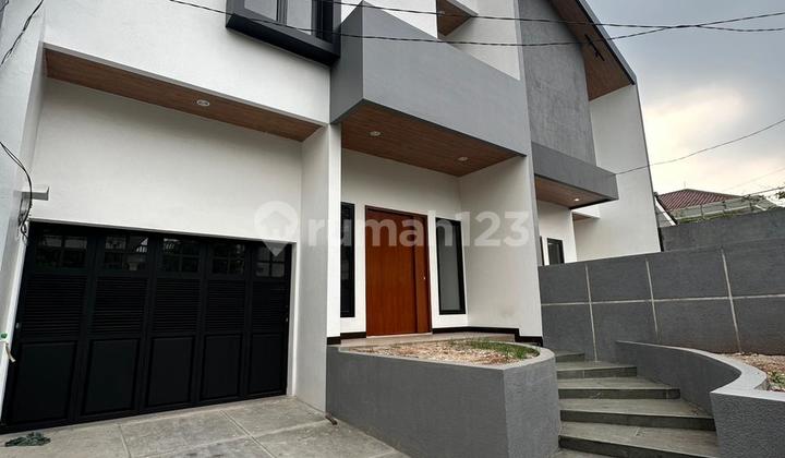 Rumah 2 Lantai di Cinere, Lingkungan Aman Dan Nyaman Rumah 2 Lantai di Cinere, Lingkungan Aman Dan Nyaman