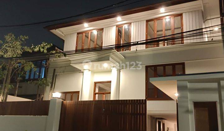 Rumah 2 Lantai Bagus di Mampang Prapatan, Jakarta Selatan 2