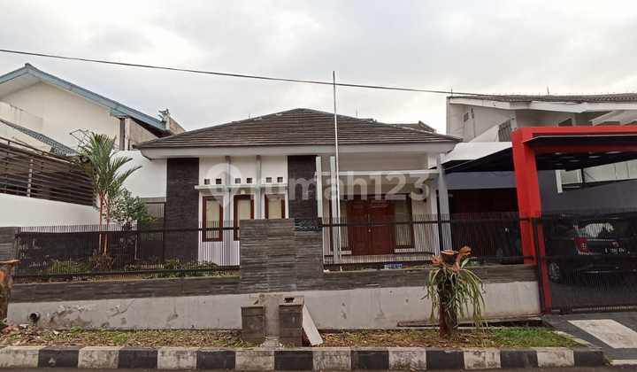 Rumah Bagus 2 lantai SHM Cinere, Jakarta Selatan Rumah Bagus 2 lantai SHM Cinere, Jakarta Selatan