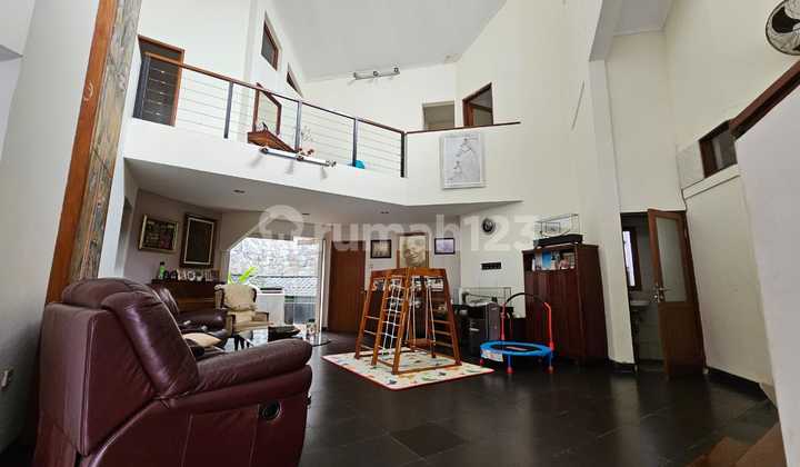 Rumah Bagus 2 Lantai Cinere, Depok, Lingkungan Aman 2