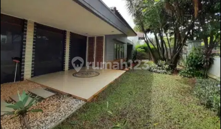 Dijual Cepat Rumah Lama di Pondok Indah Tanah Luas Strategis
