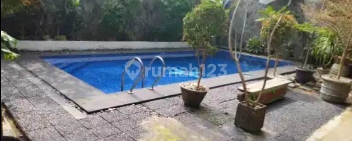 Quick Sale Below Market Price, Ready-to-Live House in Pekayon Pejaten.