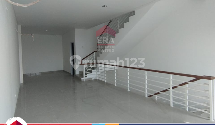 3-Story Shop House in a Strategic Location, New East Jakarta Garden City