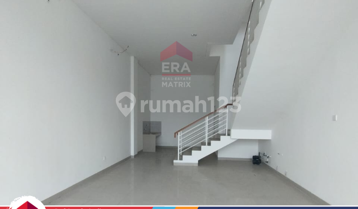 3-Story Shop House in a Strategic Location, New East Jakarta Garden City 2