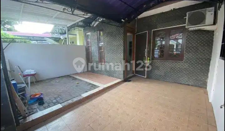 Jual Murah Semi Furnished Rumah 2 Lantai 4 Kamar Metland Menteng Siap Huni Bebas Banjir