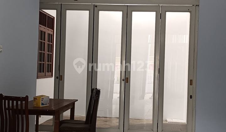 For sale, a ready-to-occupy house with a strategic location in METLAND MENTENG. 2