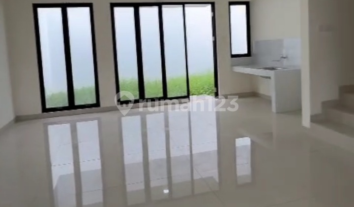 Free PPN Essence 8X17 Rumah Attic Balcony bisa KPR