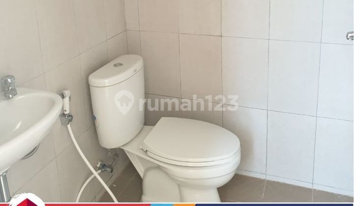 Jual Rumah Mewah Siap Huni Semi Furnish, Letak Strategis Di JGC Cluster Laseine ,Jakarta Timur Full Renovasi 2