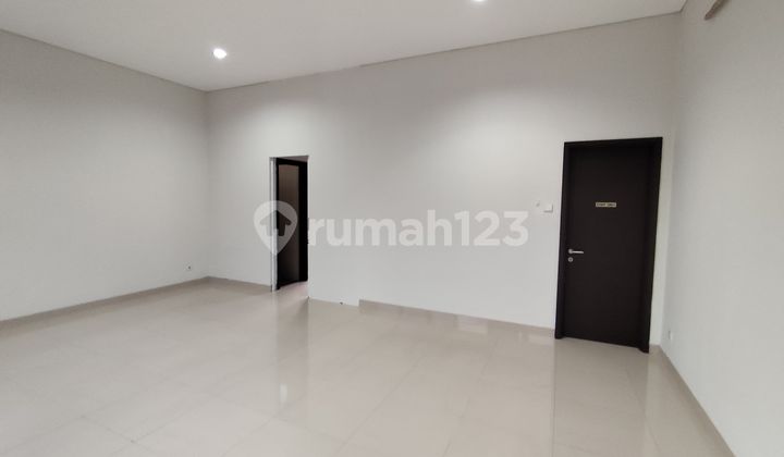 Ruko Savoy, 7 meters wide, facing the road in JGC Cakung, East Jakarta. Ruko Savoy, 7 meters wide, facing the road in JGC Cakung, East Jakarta.