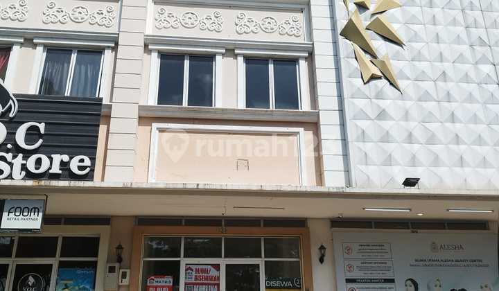 Ruko Savoy, 7 meters wide, facing the road in JGC Cakung, East Jakarta. 1
