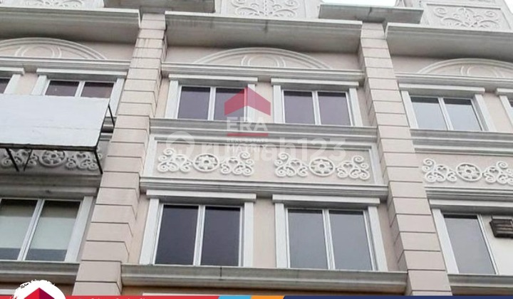 Ready-to-Occupy 7-Meter Wide Shop House for Quick Lease in Savoy, Jakarta Garden City (JGC), Cakung, East Jakarta 1