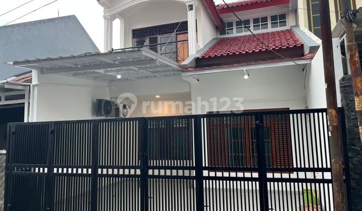 Rumah Dijual Cepat Lokasi Bagus Siap Huni Di Pondok Bambu Jakarta Timur 1