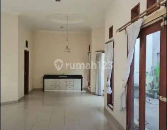 Rumah 3 Lantai di Setraduta Dago Bandung 1