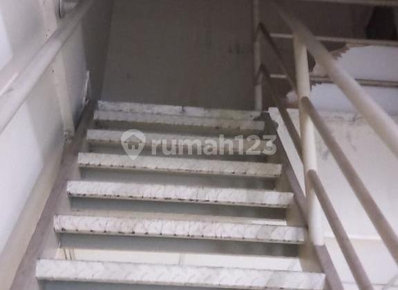 Ready-to-Use Shophouse in Setrasari Plaza Bandung Ready-to-Use Shophouse in Setrasari Plaza Bandung