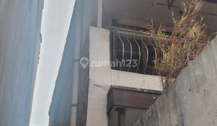  Rumah Butuh Renovasi di Gang Merdeka Lio, Pajajaran 2