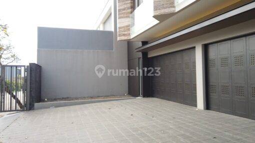 Rumah Dijual Di Setraduta Konsep Modern Dan Mewah Siap Huni 2