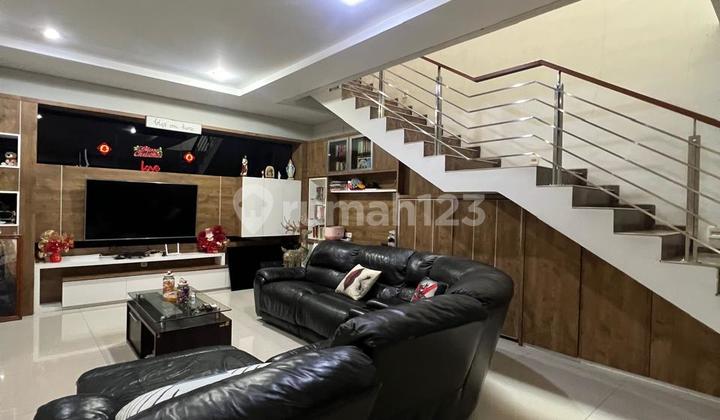 Dijual Rumah Furnished Modern di Mekarwangi Bandung