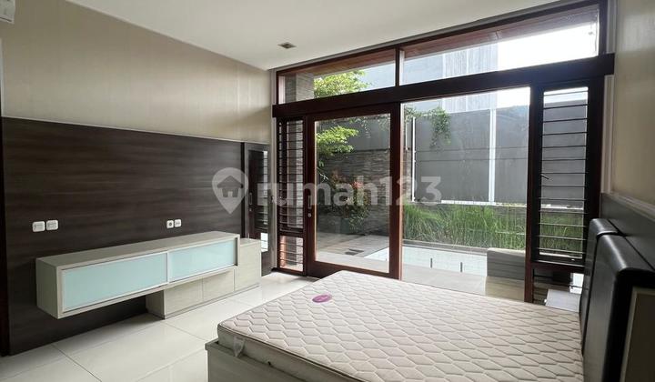 Luxury & Well-Maintained House in Setraduta, Bandung 2