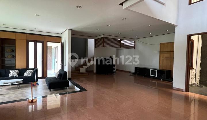 Rumah Bagus 2 Lantai di Setraduta Bandung