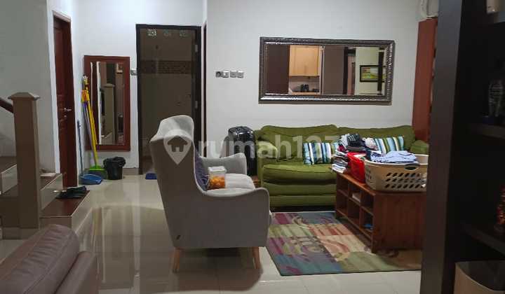 Rumah Bagus Siap Huni Hook Dalam Komplek Dekat Tol Limo dan Krukut