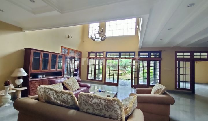 Rumah Lama Terawat Sedang Disewakan, Strategis Dekat Tol Krukut 2